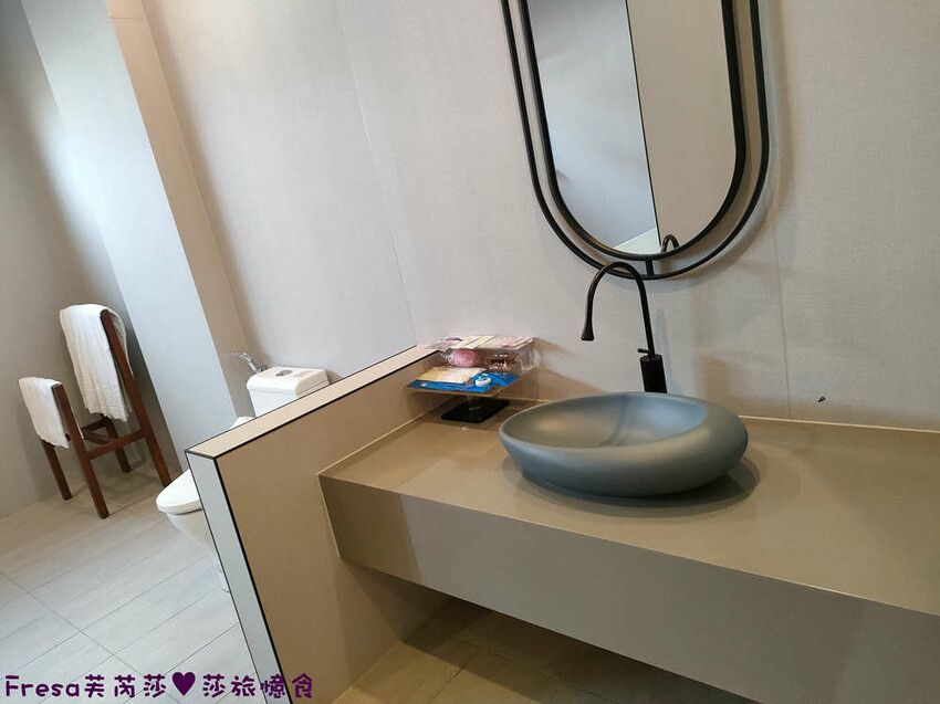 南投飯店【雅薇精品時尚旅館】親子最愛!獨立車庫超大房間新穎乾淨.玩南投住這間│名間交流道│紫南宮│南投住