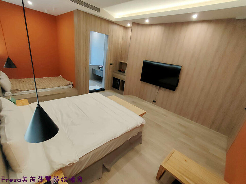 南投飯店【雅薇精品時尚旅館】親子最愛!獨立車庫超大房間新穎乾淨.玩南投住這間│名間交流道│紫南宮│南投住