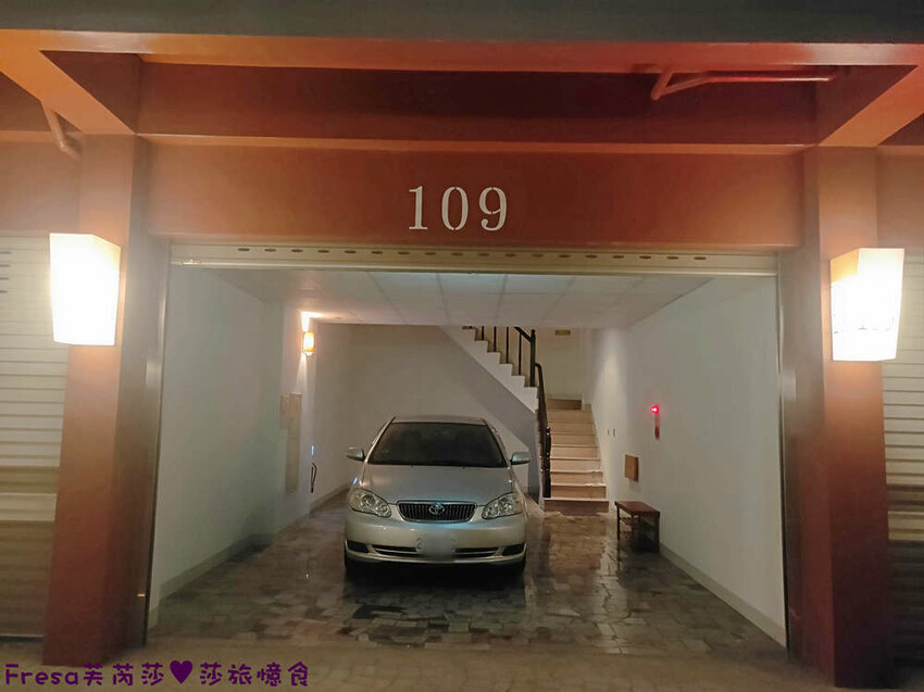 南投飯店【雅薇精品時尚旅館】親子最愛!獨立車庫超大房間新穎乾淨.玩南投住這間│名間交流道│紫南宮│南投住