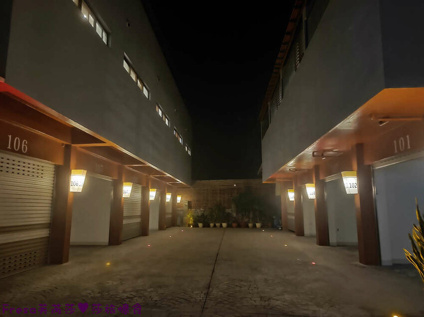 南投飯店【雅薇精品時尚旅館】親子最愛!獨立車庫超大房間新穎乾淨.玩南投住這間│名間交流道│紫南宮│南投住