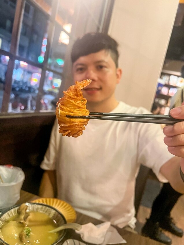 【食記】一咻逆煎餃酒吧Isshoni Gyoza Bar，煎餃、串燒、居酒屋、酒吧，放鬆抒壓一次滿足！台北大安區美食