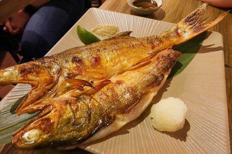 【食記】一咻逆煎餃酒吧Isshoni Gyoza Bar，煎餃、串燒、居酒屋、酒吧，放鬆抒壓一次滿足！台北大安區美食