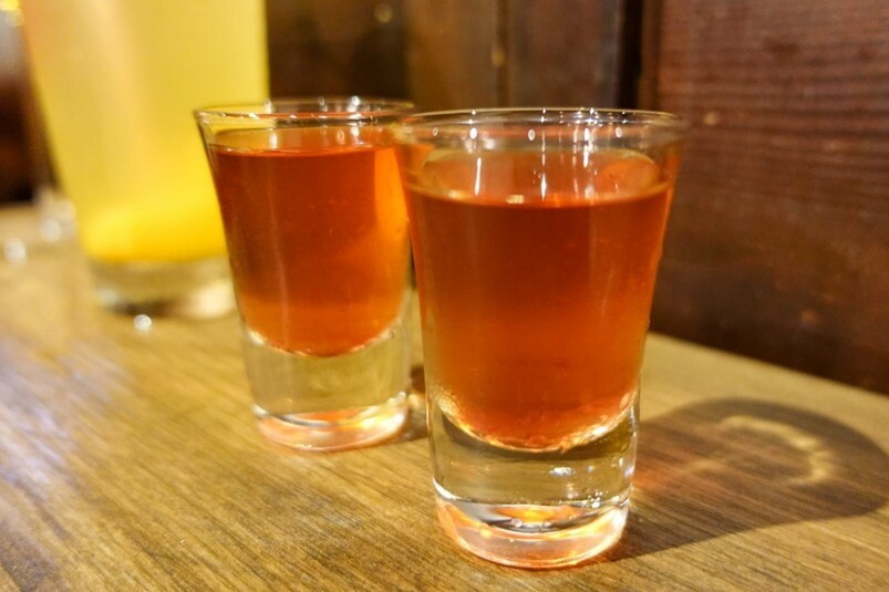 【食記】一咻逆煎餃酒吧Isshoni Gyoza Bar，煎餃、串燒、居酒屋、酒吧，放鬆抒壓一次滿足！台北大安區美食