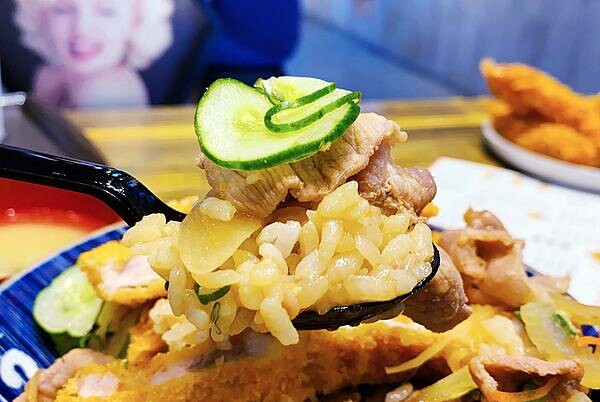 桃園美食│食在點-騷丼-相當有料,份量大,用料實在,雙拼丼飯+讚岐烏龍麵+炸牡蠣 CP值相當高-大竹美食廣場 蘆竹美食推薦-35.jpg