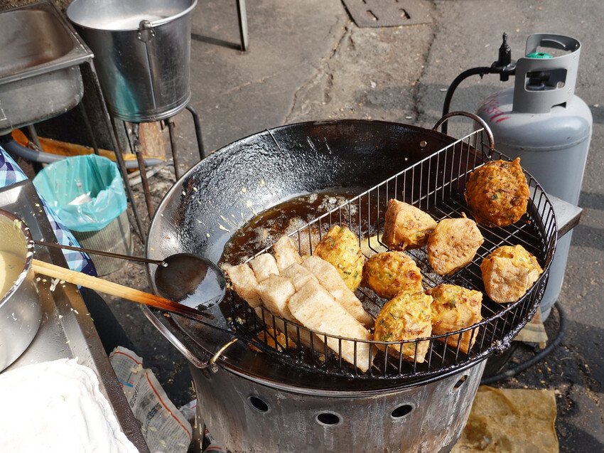 嘉義東區—阿環蚵嗲|古早味懷舊炸物 炸米糕韭菜捲現身在地攤販|民族路、文化公園、嘉義女中