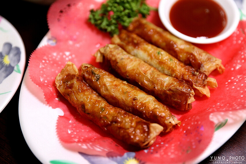 隱藏在熱炒店中的川味美食!招牌川味水煮牛必吃 麻辣鮮香一次滿足|動力炒飯-川味水煮牛(南投草屯必吃美食)