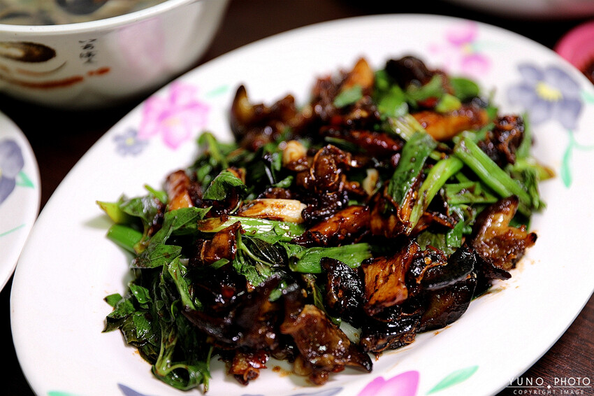 隱藏在熱炒店中的川味美食!招牌川味水煮牛必吃 麻辣鮮香一次滿足|動力炒飯-川味水煮牛(南投草屯必吃美食)