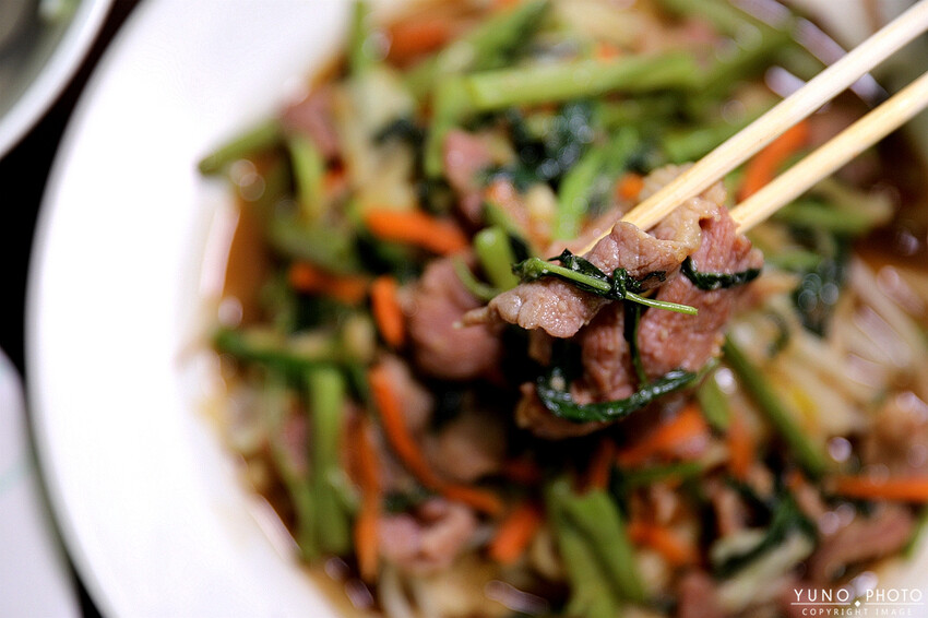 隱藏在熱炒店中的川味美食!招牌川味水煮牛必吃 麻辣鮮香一次滿足|動力炒飯-川味水煮牛(南投草屯必吃美食)