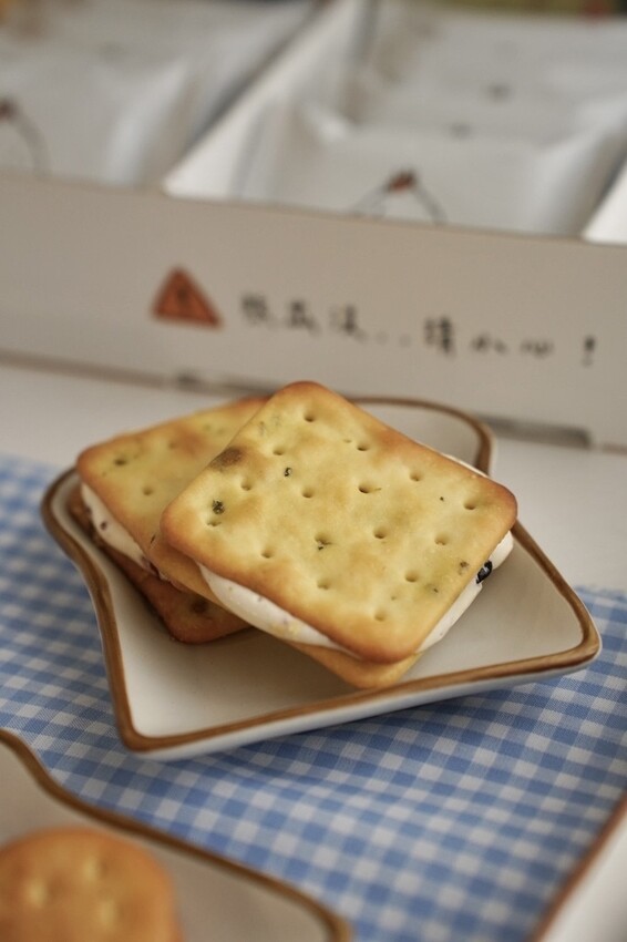 熊后BearQueen 牛奶莓莓 香蔥酥打牛軋餅 牛軋餅 蘇打餅 餅乾 中秋節禮盒 年節送禮