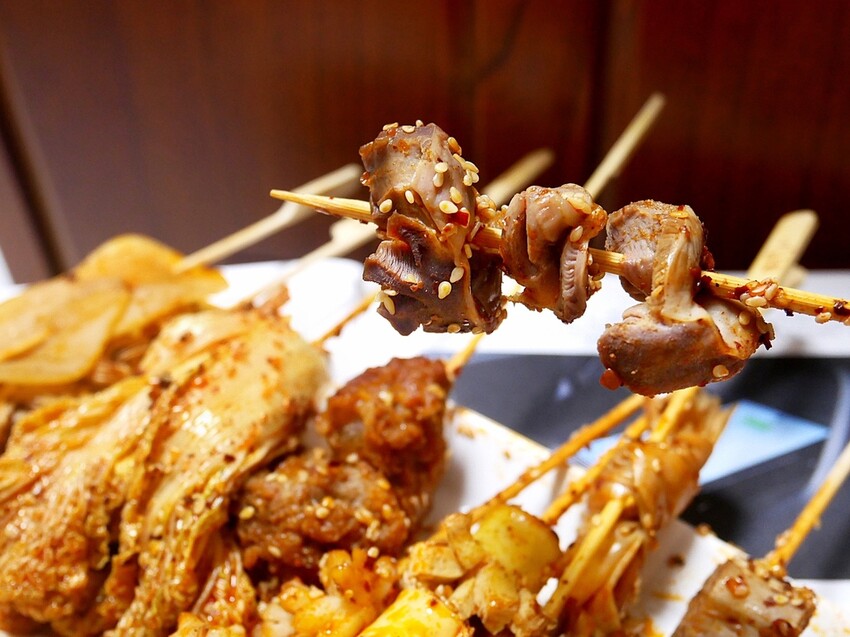 串門ㄦ逢甲店-台中重慶麻辣串串杯,30多種食材選擇豐富,以濃