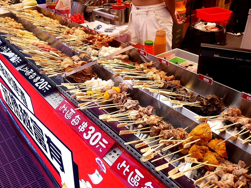 串門ㄦ逢甲店-台中重慶麻辣串串杯,30多種食材選擇豐富,以濃