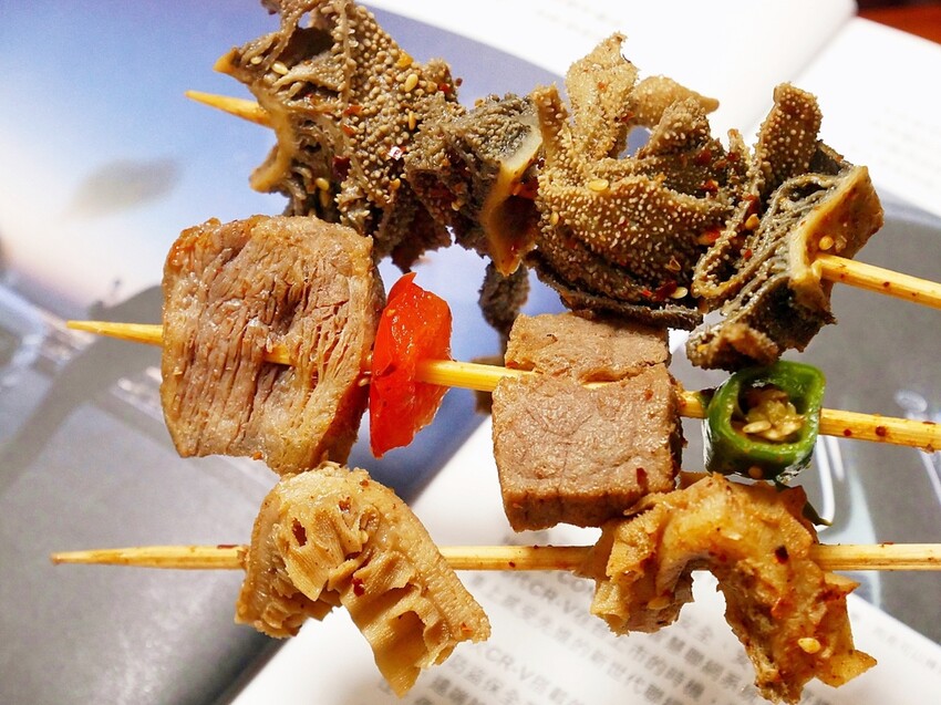 串門ㄦ逢甲店-台中重慶麻辣串串杯,30多種食材選擇豐富,以濃