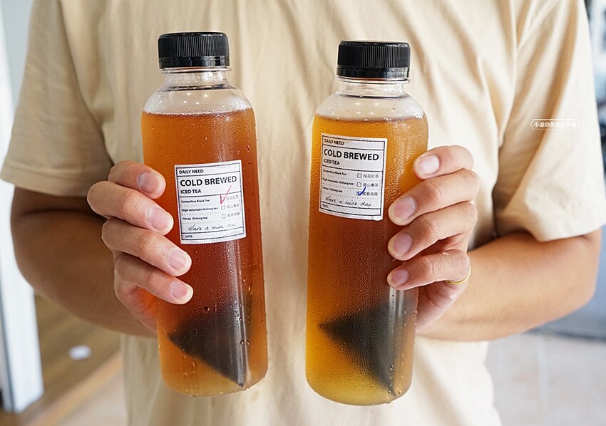 台中少見舒肥鹽水雞餐盒，15種主菜葷素任你挑，並結合28種越式料理，絕對滿足你挑剔的胃！