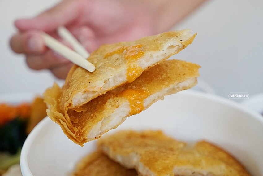 台中少見舒肥鹽水雞餐盒，15種主菜葷素任你挑，並結合28種越式料理，絕對滿足你挑剔的胃！