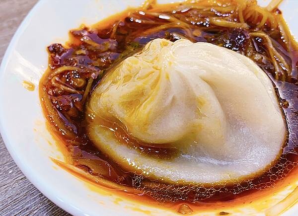 松山美食小吃推薦│天心坊湯包-松山虎林店│爆汁小籠湯包皮薄鮮嫩汁多,蒸餃一咬下去要小心會噴汁!現點現蒸、口味多元,可線上點餐-22.jpg 松山美食小吃推薦│天心坊湯包-松山虎林店│爆汁小籠湯包皮薄鮮嫩汁多,蒸餃一咬下去要小心會噴汁!現點現蒸、口味多元,可線上點餐-22.jpg