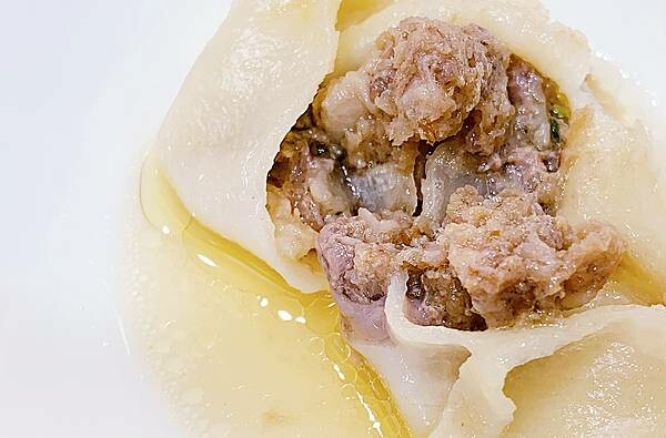 松山美食小吃推薦│天心坊湯包-松山虎林店│爆汁小籠湯包皮薄鮮嫩汁多,蒸餃一咬下去要小心會噴汁!現點現蒸、口味多元,可線上點餐-20.jpg 松山美食小吃推薦│天心坊湯包-松山虎林店│爆汁小籠湯包皮薄鮮嫩汁多,蒸餃一咬下去要小心會噴汁!現點現蒸、口味多元,可線上點餐-20.jpg