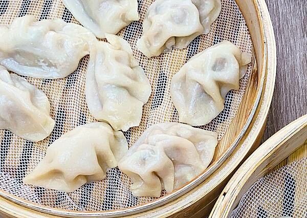 松山美食小吃推薦│天心坊湯包-松山虎林店│爆汁小籠湯包皮薄鮮嫩汁多,蒸餃一咬下去要小心會噴汁!現點現蒸、口味多元,可線上點餐-25.jpg 松山美食小吃推薦│天心坊湯包-松山虎林店│爆汁小籠湯包皮薄鮮嫩汁多,蒸餃一咬下去要小心會噴汁!現點現蒸、口味多元,可線上點餐-25.jpg