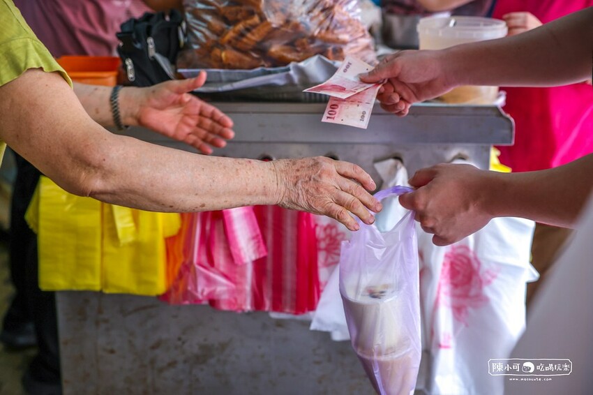 【澎湖美食】二信早餐飯糰專賣店,澎湖排隊早餐推薦!