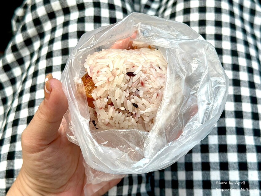 豐原早餐-南陽國小旁的路邊小攤 南陽飯糰，size女生吃剛好