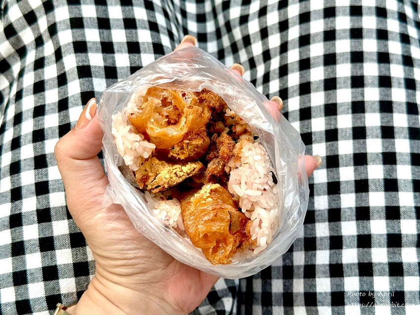 豐原早餐-南陽國小旁的路邊小攤 南陽飯糰，size女生吃剛好