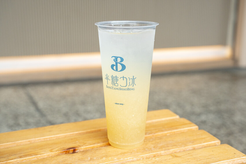 台北市信義區半糖少冰信義永吉店｜2023信義區新開幕手搖飲，桃園在地知名手搖品牌第一間外縣市展店就在台北！半糖少冰最