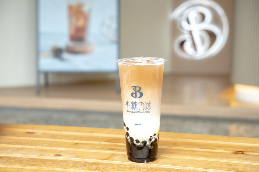 台北市信義區半糖少冰信義永吉店｜2023信義區新開幕手搖飲，桃園在地知名手搖品牌第一間外縣市展店就在台北！半糖少冰最
