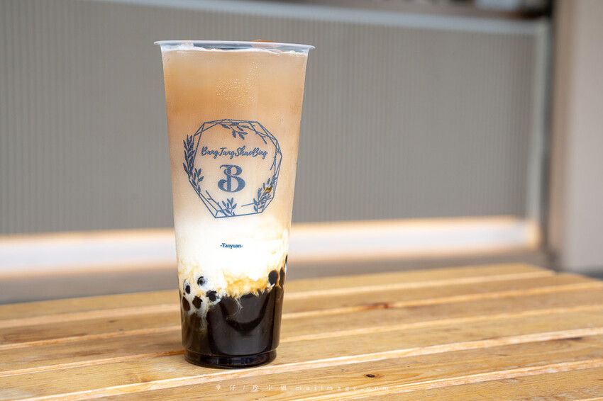 台北市信義區半糖少冰信義永吉店｜2023信義區新開幕手搖飲，桃園在地知名手搖品牌第一間外縣市展店就在台北！半糖少冰最