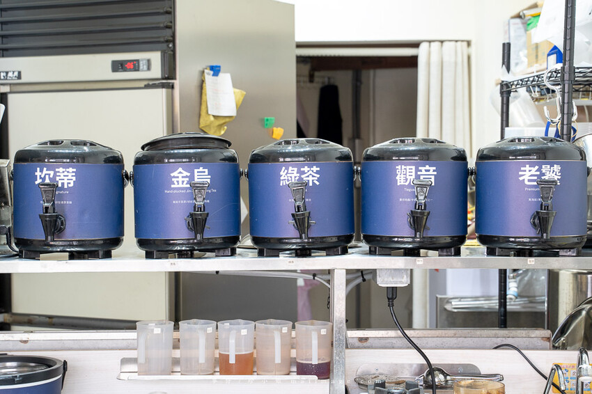 台北市信義區半糖少冰信義永吉店｜2023信義區新開幕手搖飲，桃園在地知名手搖品牌第一間外縣市展店就在台北！半糖少冰最