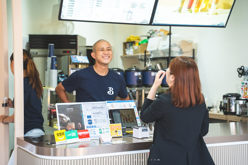 台北市信義區半糖少冰信義永吉店｜2023信義區新開幕手搖飲，桃園在地知名手搖品牌第一間外縣市展店就在台北！半糖少冰最