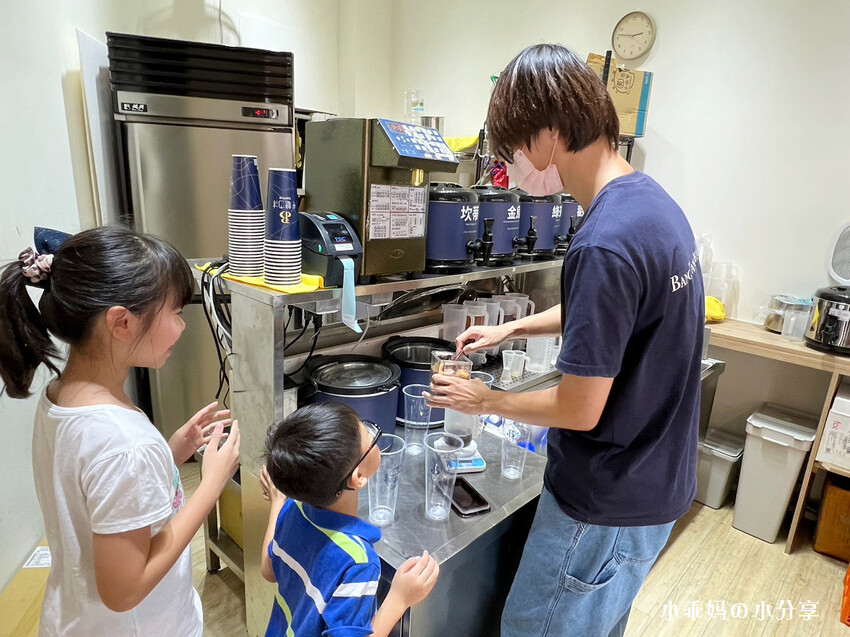 台北手搖飲推薦【半糖少冰-信義永吉店】網友激推無法抗拒”半糖少冰”的魅力，飲料控必喝~