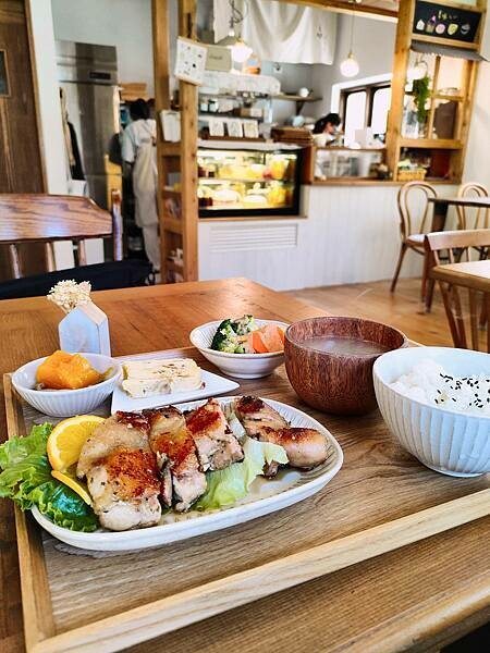 /tmp/phpIN3NJi /tmp/phpIN3NJi