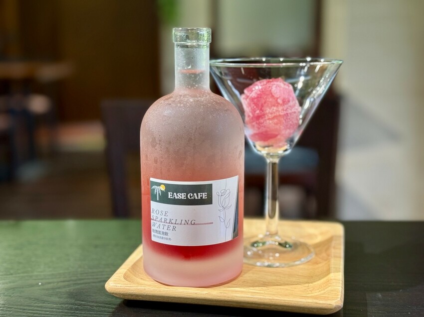 東湖EASE CAFE (1).jpg