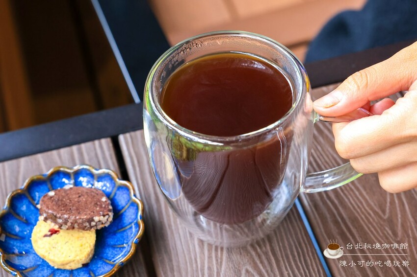 台北市內湖區【內湖咖啡館】EASE CAFE 菜單推薦義大利麵披薩，台北隱藏版咖啡店！