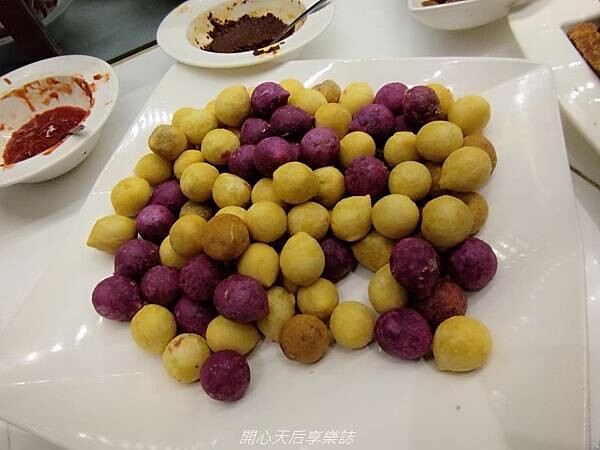 松山吃到飽推薦｜VGest低碳披薩 松山首都店｜蔬食披薩第一品牌，蔬食早午餐吃到飽，平日只要$299就讓你素食