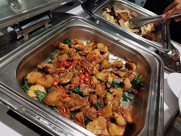 松山吃到飽推薦｜VGest低碳披薩 松山首都店｜蔬食披薩第一品牌，蔬食早午餐吃到飽，平日只要$299就讓你素食