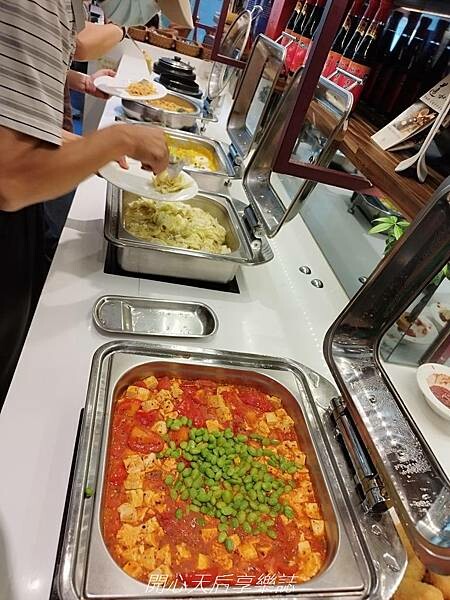 松山吃到飽推薦｜VGest低碳披薩 松山首都店｜蔬食披薩第一品牌，蔬食早午餐吃到飽，平日只要$299就讓你素食