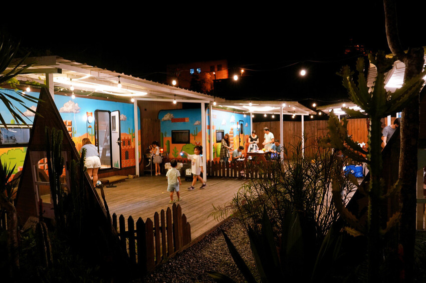 南投親子露營「溪部好呆庄」,主題露營車、親子四人房,溪邊玩水