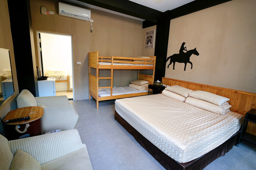 南投親子露營「溪部好呆庄」,主題露營車、親子四人房,溪邊玩水