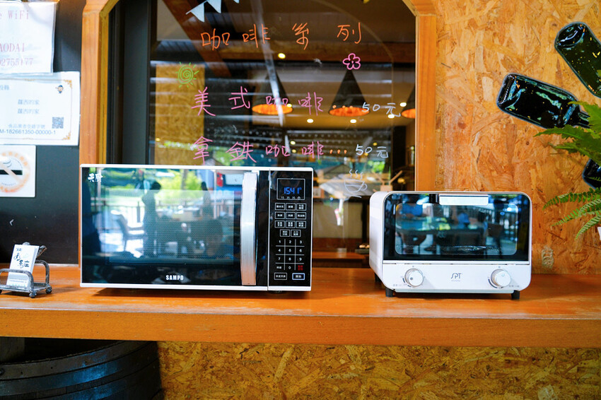 南投親子露營「溪部好呆庄」,主題露營車、親子四人房,溪邊玩水