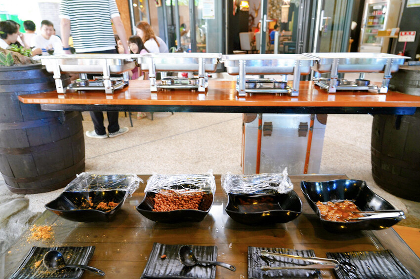 南投親子露營「溪部好呆庄」,主題露營車、親子四人房,溪邊玩水