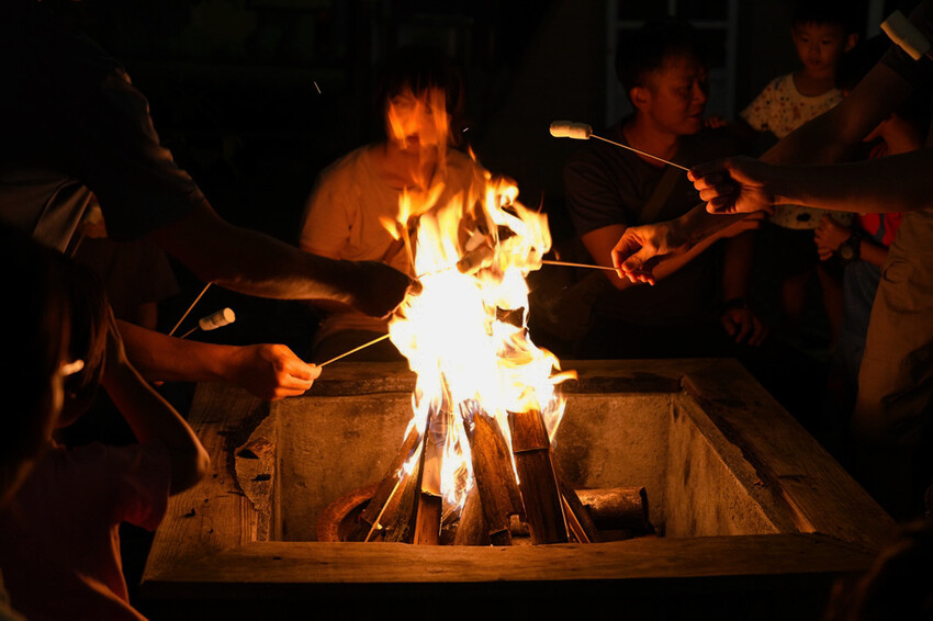 南投親子露營「溪部好呆庄」,主題露營車、親子四人房,溪邊玩水