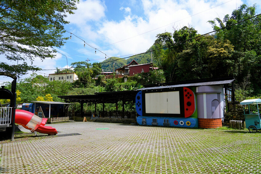 南投親子露營「溪部好呆庄」,主題露營車、親子四人房,溪邊玩水