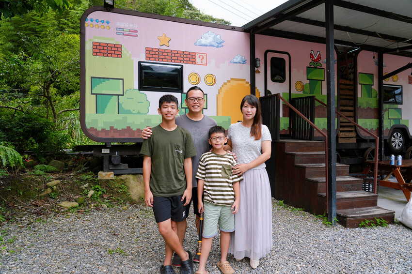 南投親子露營「溪部好呆庄」,主題露營車、親子四人房,溪邊玩水