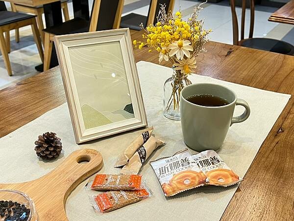 *(台中飯店)葉綠宿茶覺旅~台中車站3分鐘就到!品茶住宿雙重