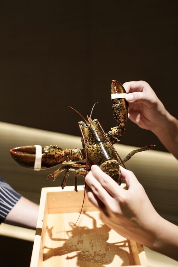 旬嚐王品最新高級火鍋頂級和牛龍蝦桌邊服務台北中山美食推薦