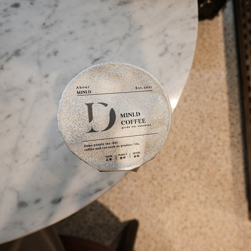 【台南 東區】早起人的福音MINI.D COFFEE 崇德館 落地窗採光的小清新咖啡館