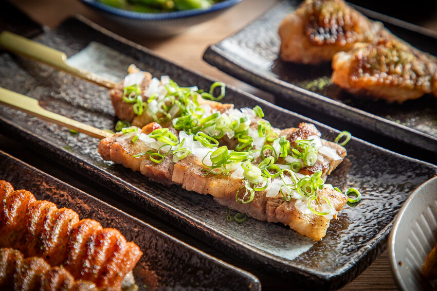 暮樂町居酒屋|零負評!炭火燒烤超好吃,新開幕小清新文青居酒屋