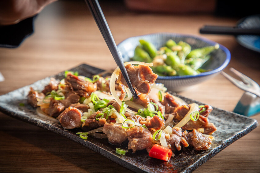 暮樂町居酒屋|零負評!炭火燒烤超好吃,新開幕小清新文青居酒屋