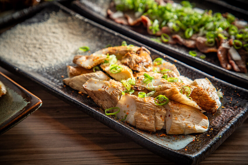 暮樂町居酒屋|零負評!炭火燒烤超好吃,新開幕小清新文青居酒屋