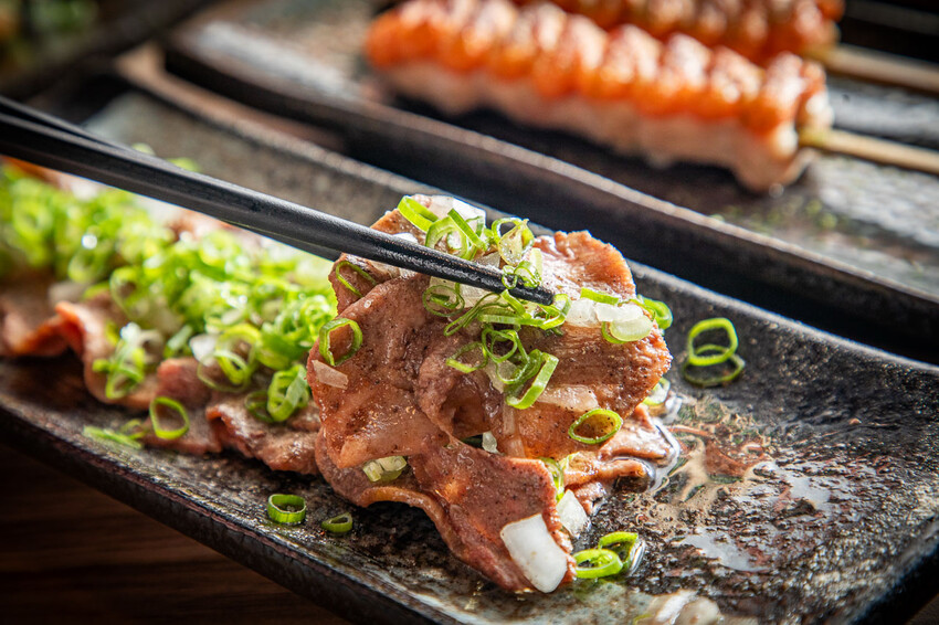 暮樂町居酒屋|零負評!炭火燒烤超好吃,新開幕小清新文青居酒屋